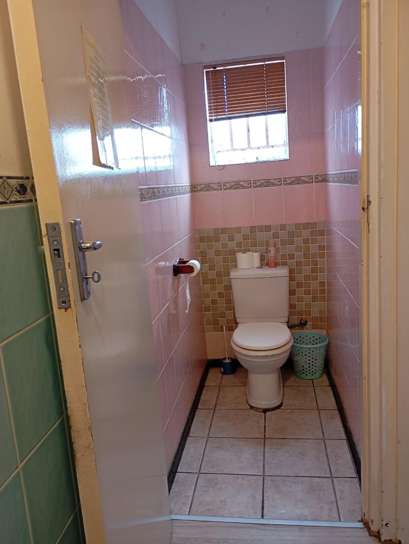 To Let 3 Bedroom Property for Rent in Cravenby Western Cape